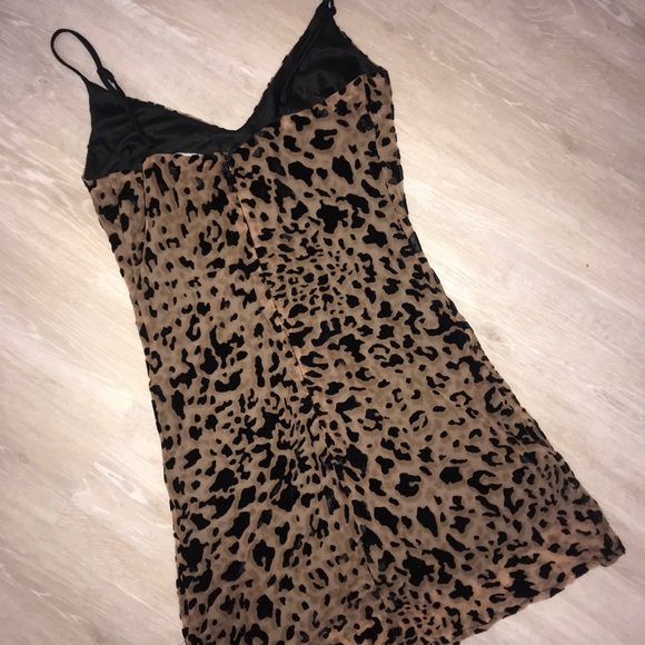 Forever 21 velvet cheetah dress - Picture 4 of 6